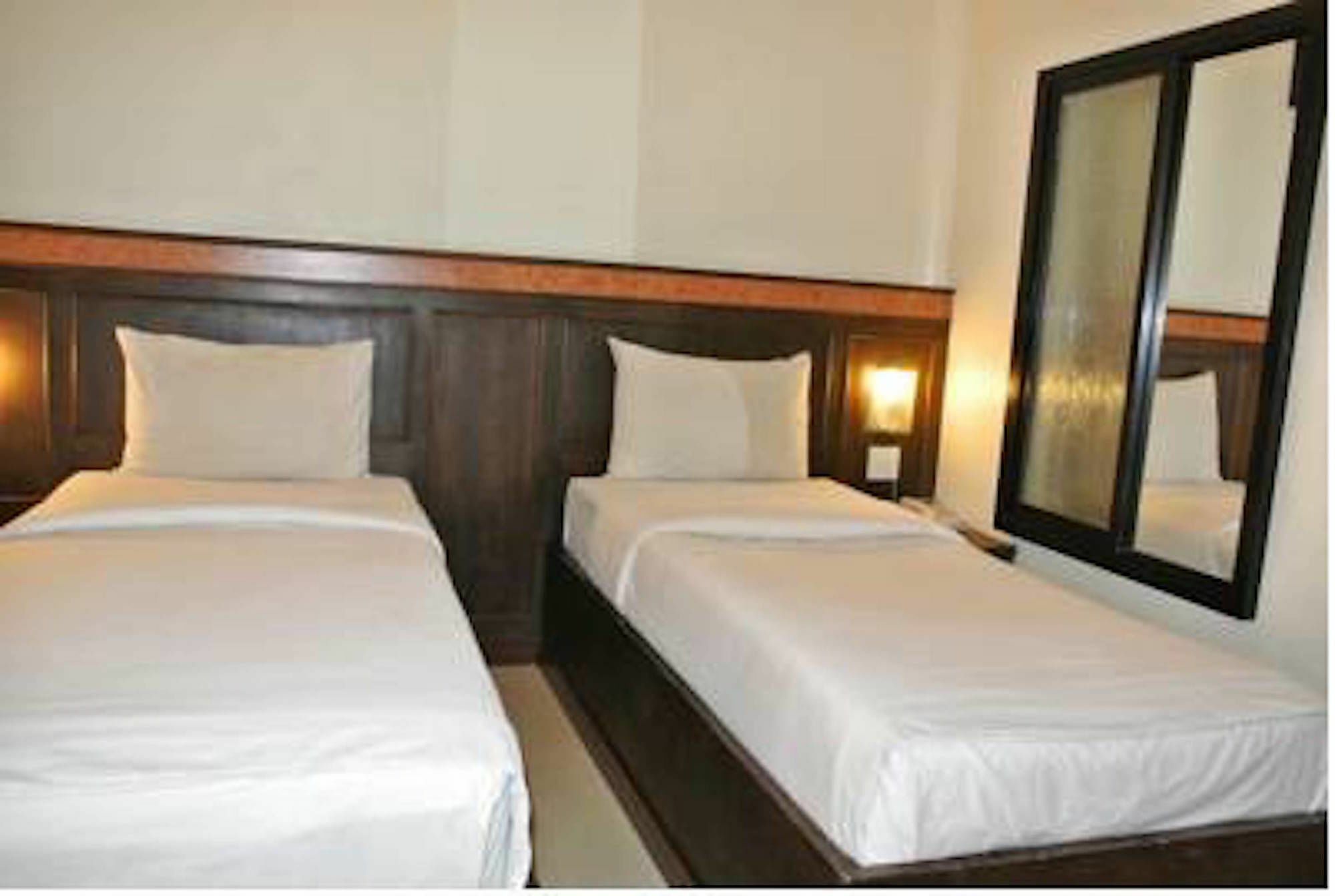 Room Place Chumphon Buitenkant foto