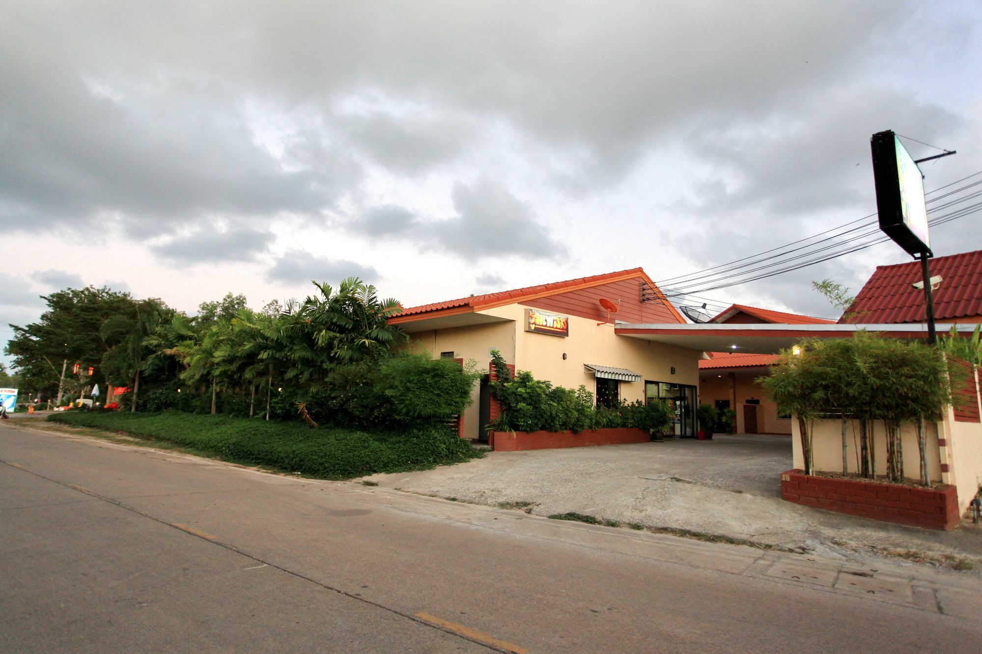 Room Place Chumphon Buitenkant foto